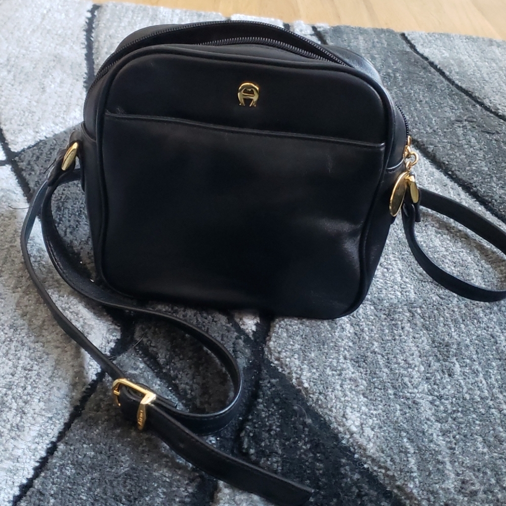 Womens leather purse